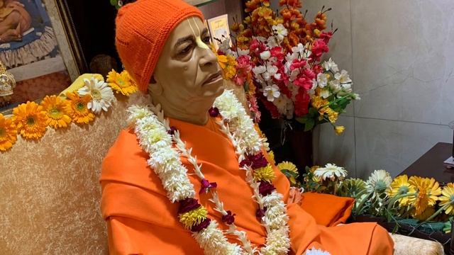 What is ISKCON? || Short Conversation between Srila Prabhupada & Yamuna Mataji смотреть онлайн