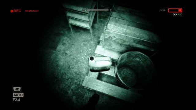 Outlast Первые кирпичи GM смотреть онлайн