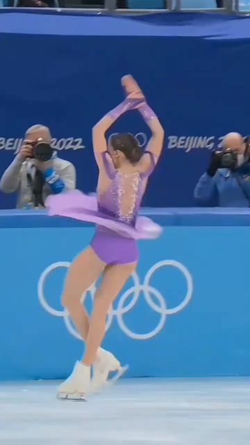 всех с новым годом 🎅🎅💋 1видео в 2024 с прекрасной камиллкой 💋 #ками #рек #лучшая #2024 смотреть онлайн