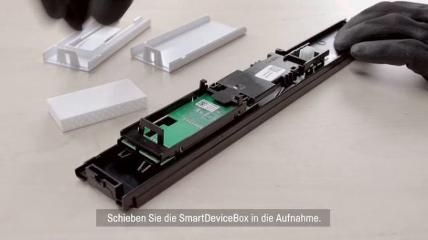 Einsetzen der SmartDeviceBox | Liebherr