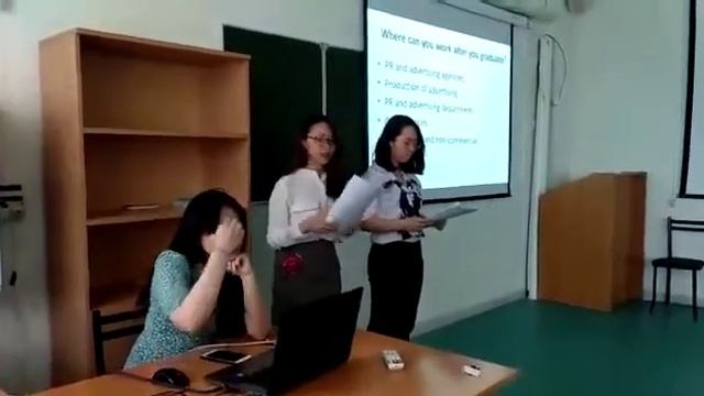 Студентки 2 курса бакалавриата рассказывают о своей специальности вьетнамским школьникам смотреть онлайн