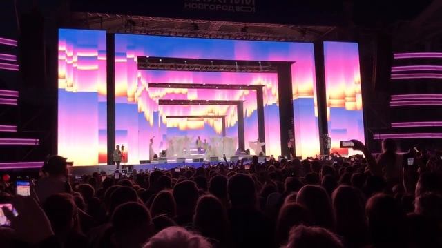 Нижний Новгород. День города 2022г.            Песня «по полям бежит река»