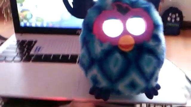 Танцующий ферби... смотреть онлайн