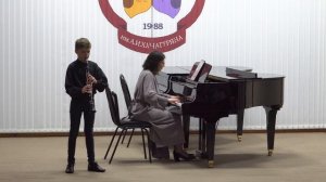 В.А. Моцарт. Сонатина до-мажор, 1 часть
Н. Раков "Напев"