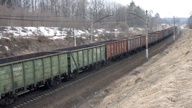 ВЛ11М 322 с грузовым поездом на перегоне Хотьково - Сергиев Посад Московской железной дороги. смотреть онлайн