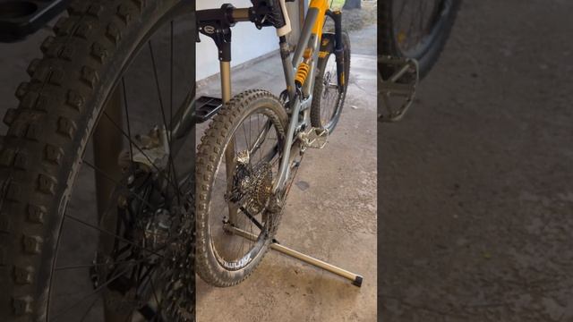 INDUSTRY NINE HYDRA ~VS~ PROFILE ELITE MTB #industrynine смотреть онлайн