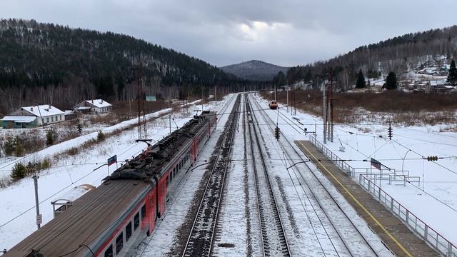 Russia's trains in winter: Freight trains and curves on the Trans-Siberian смотреть онлайн