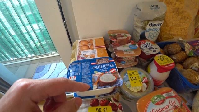 Набор БЕСПЛАТНЫХ продуктов в Австрии. Чем кормят англосаксы своих беженцев. БРАТСКИЙ народ. ВЕНА