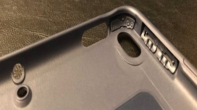 Logitech slim combo 10.5 inch ipad pro keyboard case review by BuzzFresh News смотреть онлайн