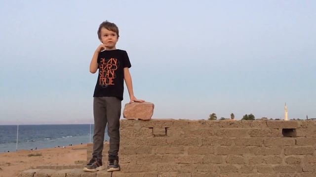 Кидаем камень на банку