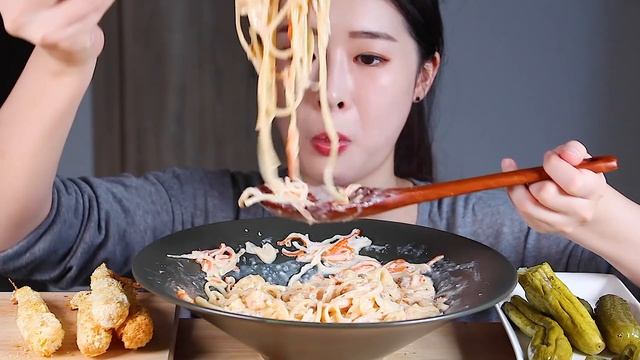 게살 날치알 가득넣은 크림파스타 리얼사운드먹방 / CREAMY CRAB PASTA Mukbang Eating Show Mì ống Kem ครีมพาสต้า クリームパスタ Kri
