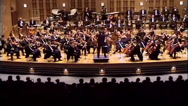 Nicolas Krauze conducts Berlioz: Symphonie Fantastique - II Un Bal