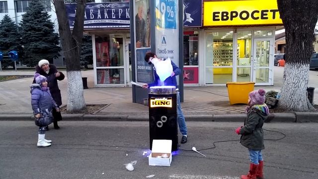 Прикол!!! Танцевальная сахарная вата!!! смотреть онлайн