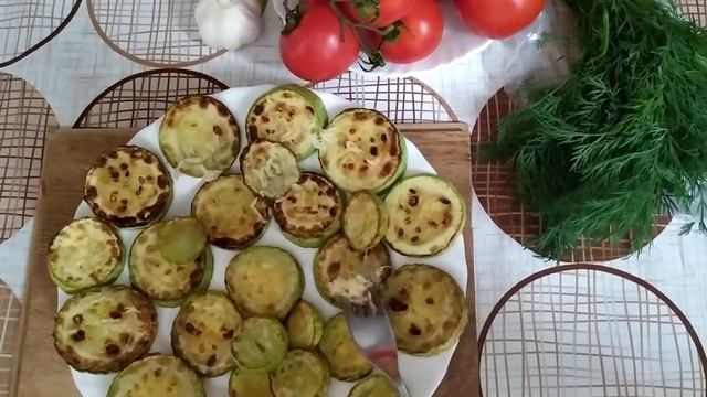 ЖАРЕНЫЕ КАБАЧКИ.FRIED ZUCCHINI. смотреть онлайн