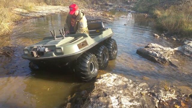 Rock crawling in a stream with the 1998 Argo Bigfoot 6x6! смотреть онлайн