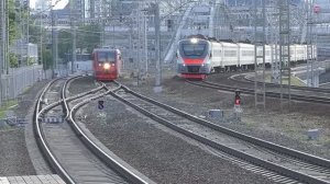 Рельсовый автобус РА2-067 (ТЧ-43) и ЭП2Д-0027 (ЦППК) пригородный поезд № 6111 Лобня - Звенигород.