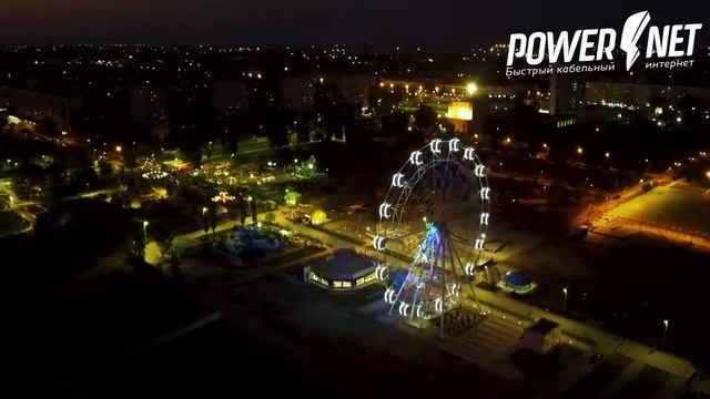 Неспешное вращение колеса обозрения и стремительное течение времени. смотреть онлайн