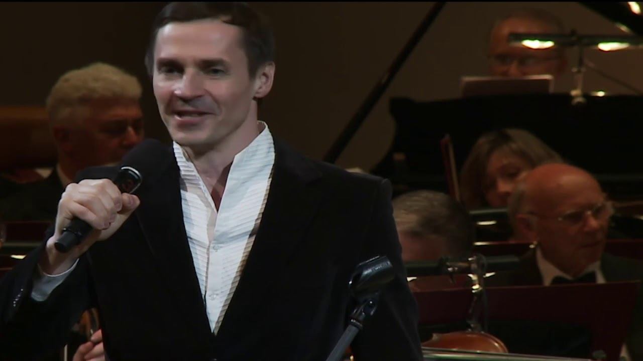 Павел Быков - певец и гитарист