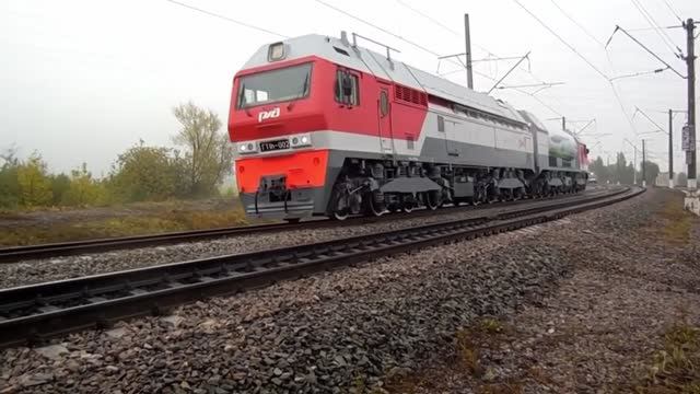 ГазоТурбовоз ГТ1h-002 (ТЧЭ-13) на \/ Меж.-ном жел.-дор. салоне техники и технологий "ЭКСПО 1520".