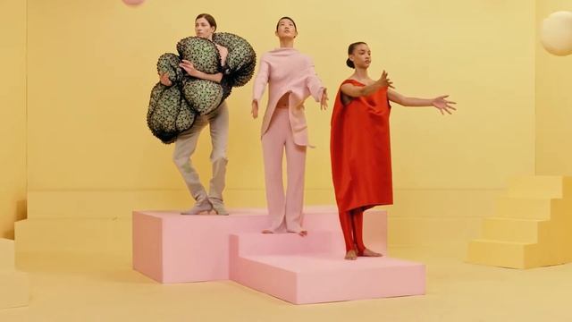 Raise The Barre By Agnes Lloyd- Platt for Twin magazine смотреть онлайн