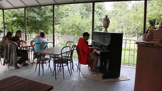 Душевня музыка на пианино в Ореховой роще