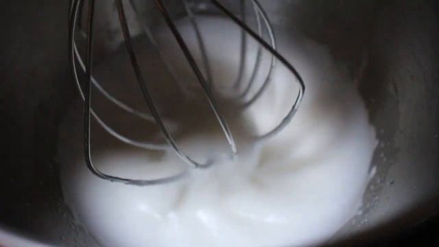How To Whip Egg Whites- Soft and Firm Peak смотреть онлайн