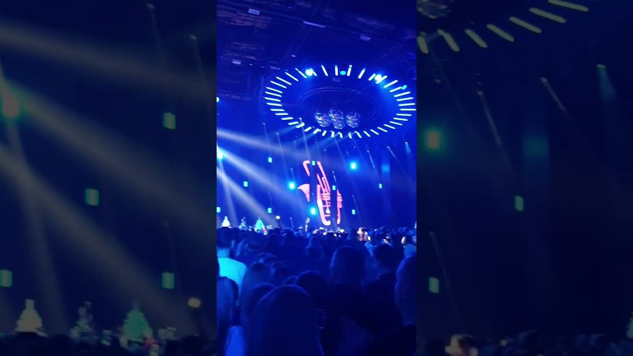 Танцы! Ёлка! МУЗ ТВ!  #МУЗТВ! #корытко #2022