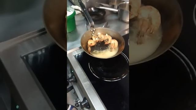 Жареные креветки в чентрале