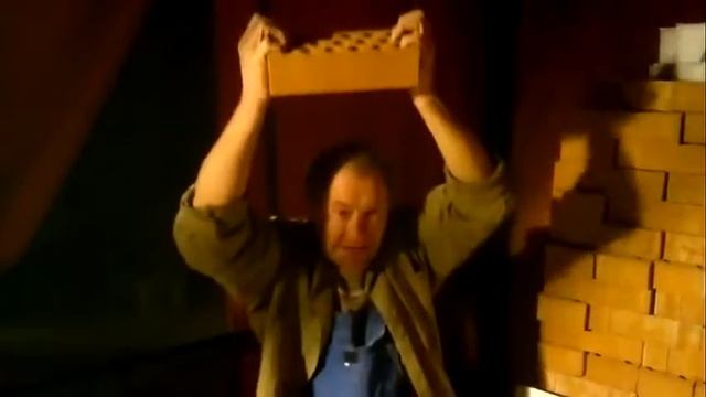 Голова против кирпича смотреть онлайн