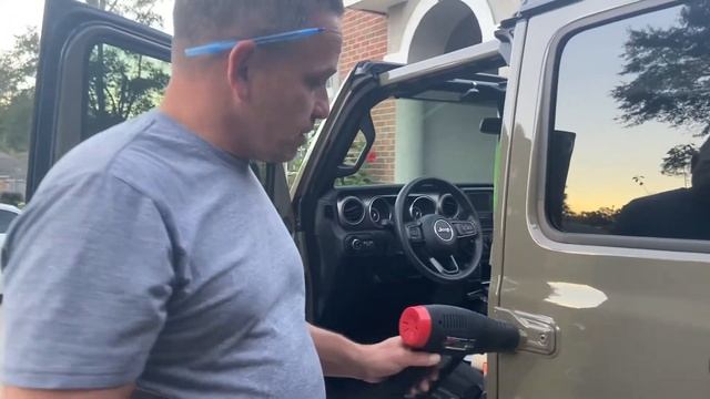 Stuck Torx Door Hinge Bolts on Jeep Gladiator смотреть онлайн