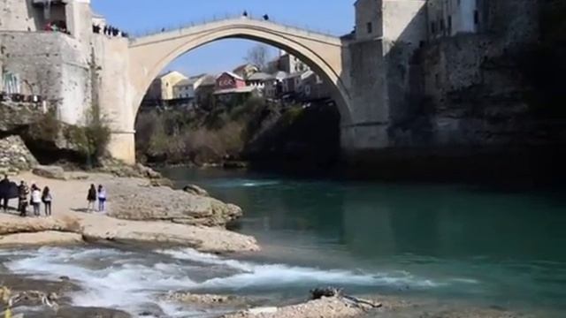 Прыжок с моста в Мостаре.