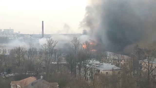 Горит завод в Санкт Петербурге