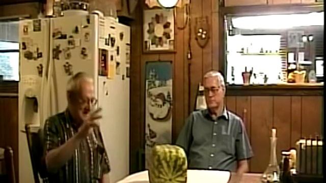 Milton and James Grow A Sq. Watermelon смотреть онлайн