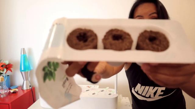 Click and Grow 9 Setup & Unboxing of the Smart Indoor Home Garden (Episode 1) смотреть онлайн