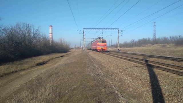 КЖД ВЛ10-1869 с Поездом Москва-Симферополь смотреть онлайн