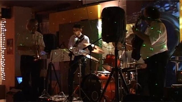 Ансамбль ''Эстджанс'' в кафе-баре ''Шахматы'' 28.03.2014. 16 смотреть онлайн