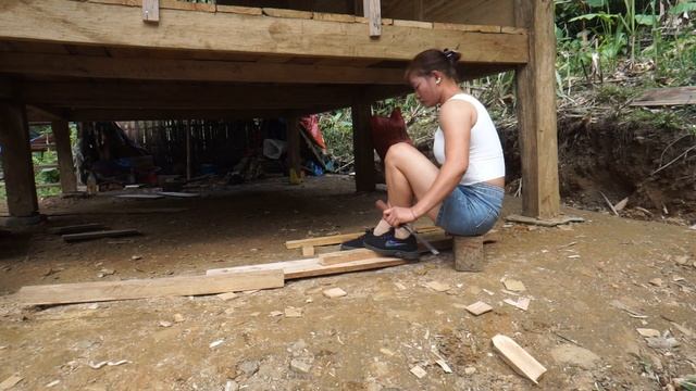 Use a hand wood planer to make wooden windows - Build LOG CABIN, Build Wooden House смотреть онлайн