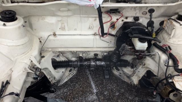 1984 Voltswagen Rabbit DIY EV Conversion Pressure Washing the Engine Bay Worst Pressure Washer Ever смотреть онлайн