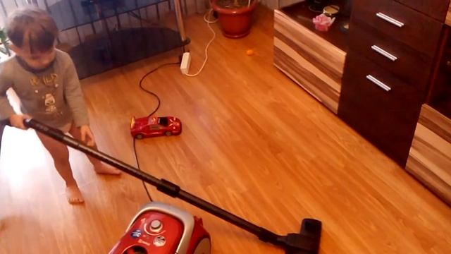 Маленький помощник \ Уборка дома