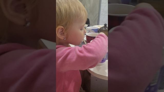 Арина очень любит сметану смотреть онлайн