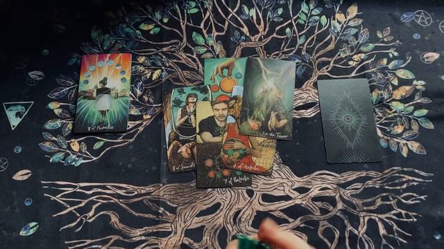 Любовь или иллюзия? Любит ли он ? таро | обучение