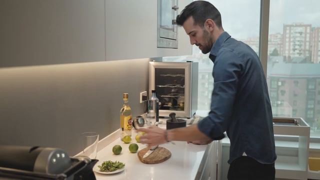 Pernod Ricard lanza una skill de coctelería en Amazon Alexa смотреть онлайн