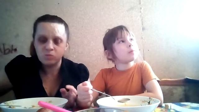 мукбанг/ очень вкусная лапша домашнего приготовления/ немного обо всем