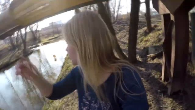 Пускаем кораблики в московской речке смотреть онлайн
