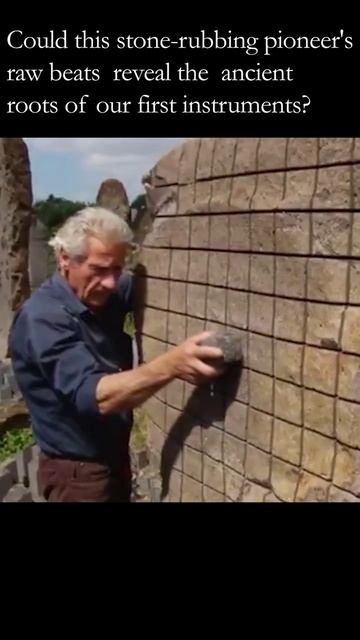 Современный новатор трет камни друг о друга, создавая завораживающие, первобытные мелодии! смотреть онлайн