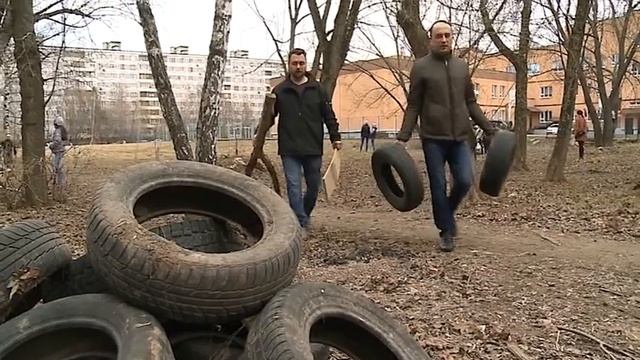 (12+) Субботник во дворе на ул. Юбилейной смотреть онлайн