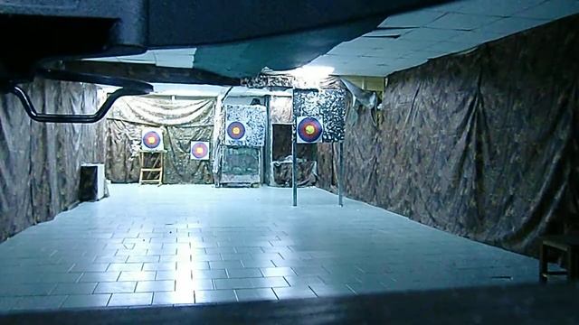 Из арбалета три стрелы в кабана нарисованного. смотреть онлайн