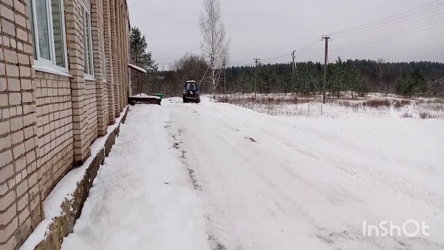 МТЗ 892 в работе!Чистит снег у дома культуры. смотреть онлайн