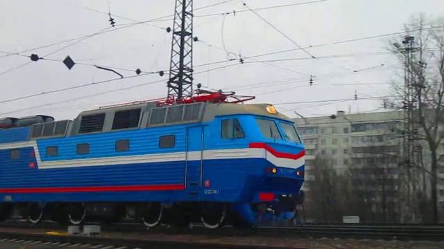 Электровоз ЧС7-017 с поездом№048Щ Кишинёв-Москва станция Нара 3.04.2015 смотреть онлайн