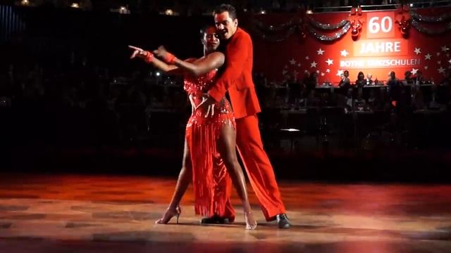 Motsi Mabuse ChaChaCha Weihnachtsball 2014 Bothe-Tanzschulen